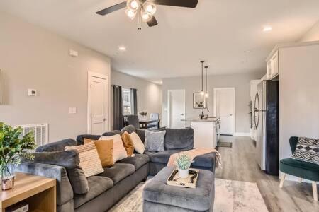 Willa New Build 5 Min To Broadway Sleeps 10 Nashville Zewnętrze zdjęcie