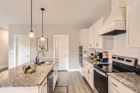 Willa New Build 5 Min To Broadway Sleeps 10 Nashville Zewnętrze zdjęcie
